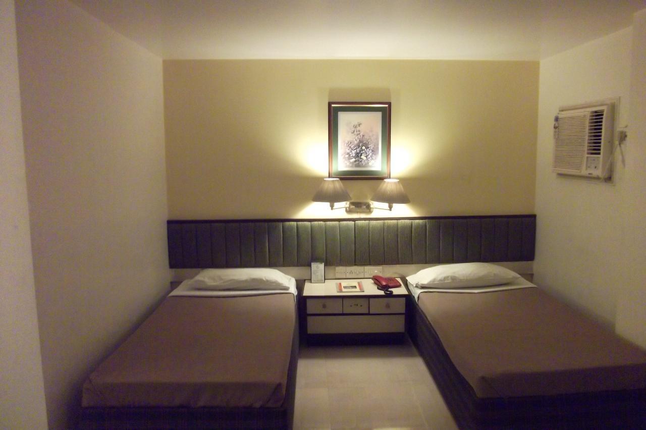Hotel Bluehill Bhavnagar Eksteriør bilde