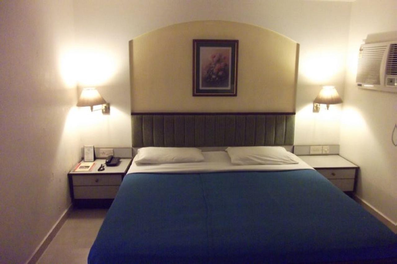 Hotel Bluehill Bhavnagar Eksteriør bilde