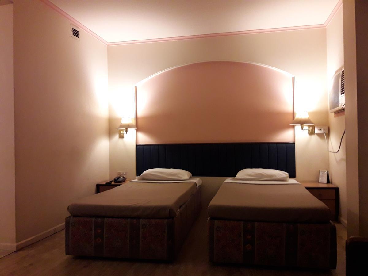 Hotel Bluehill Bhavnagar Eksteriør bilde