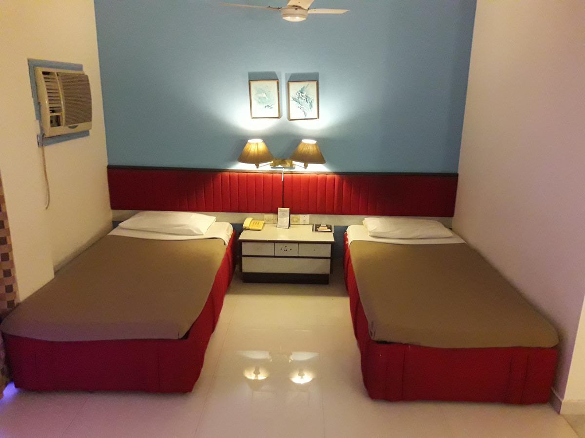 Hotel Bluehill Bhavnagar Eksteriør bilde