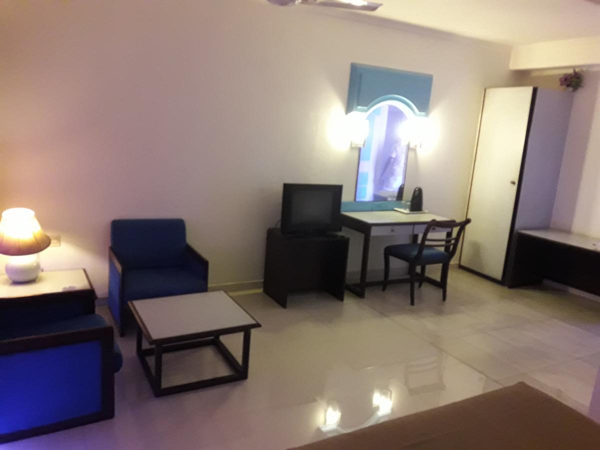 Hotel Bluehill Bhavnagar Eksteriør bilde