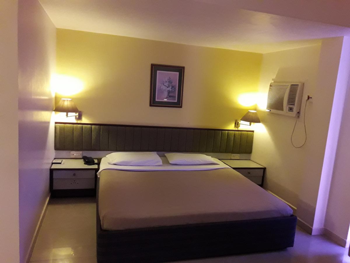 Hotel Bluehill Bhavnagar Eksteriør bilde