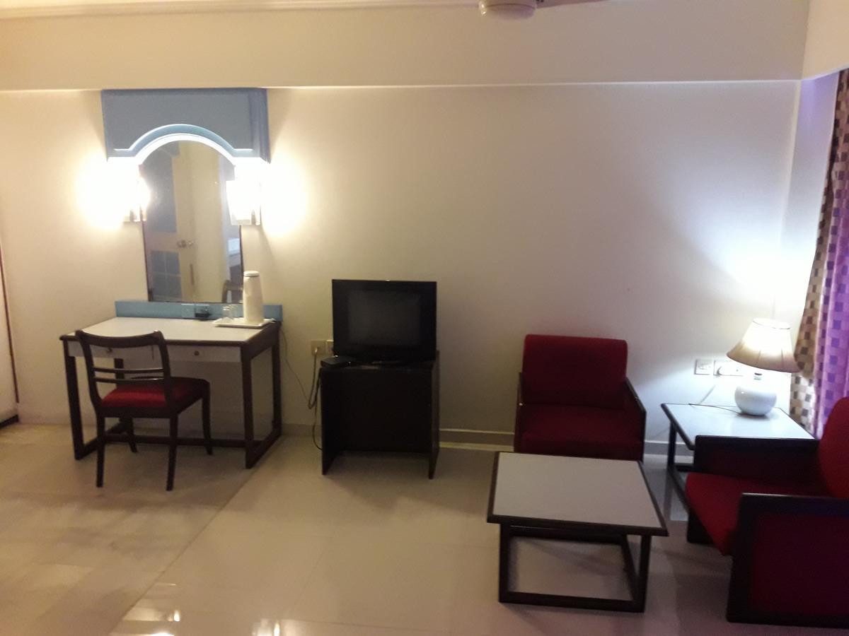 Hotel Bluehill Bhavnagar Eksteriør bilde